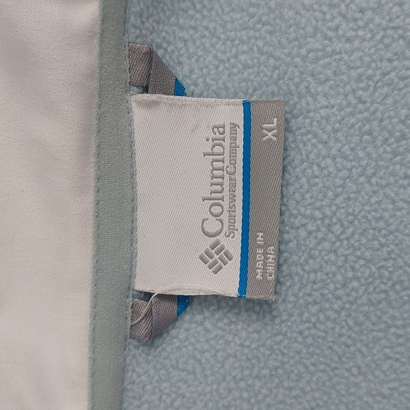 Woman's coat - Picture 8 of 9